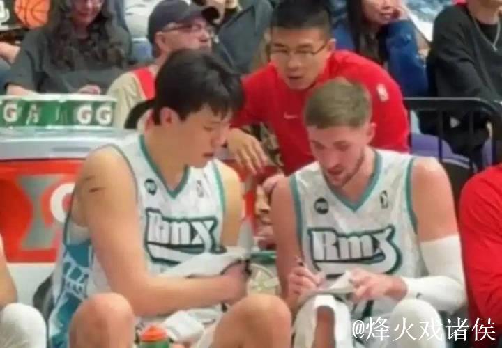 杨瀚森半场两双14分17板2助2帽！混音二番战再克蓝队